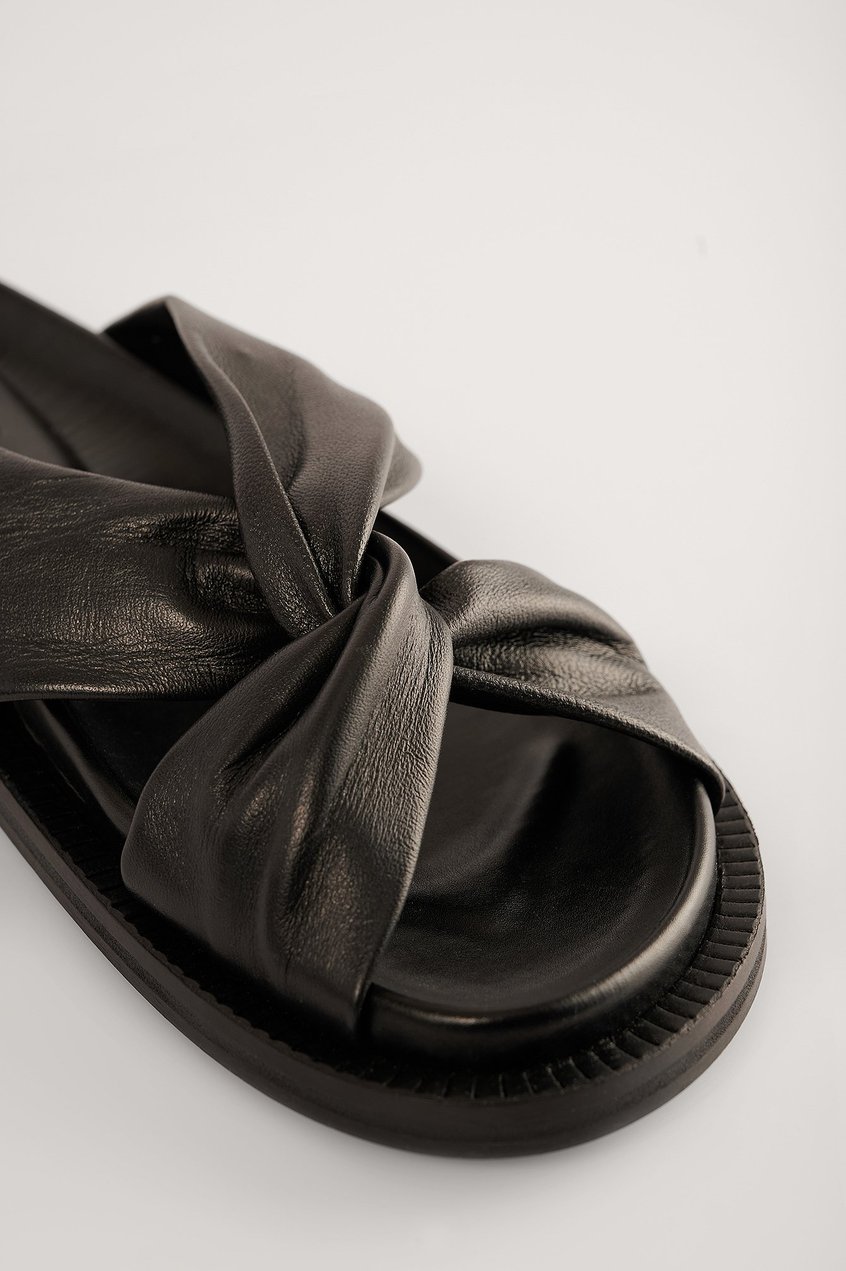 Chaussures Sandales | Chaussons en cuir avec détail de torsion - AE28095
