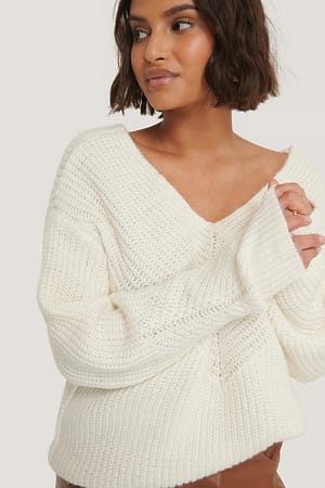 Offwhite V-Neck Detailed Knitted Sweater