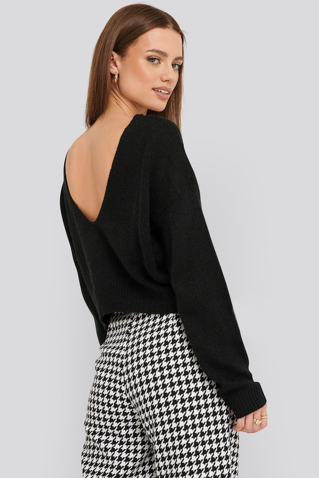 V-neck Back Cropped Knitted Sweater Black