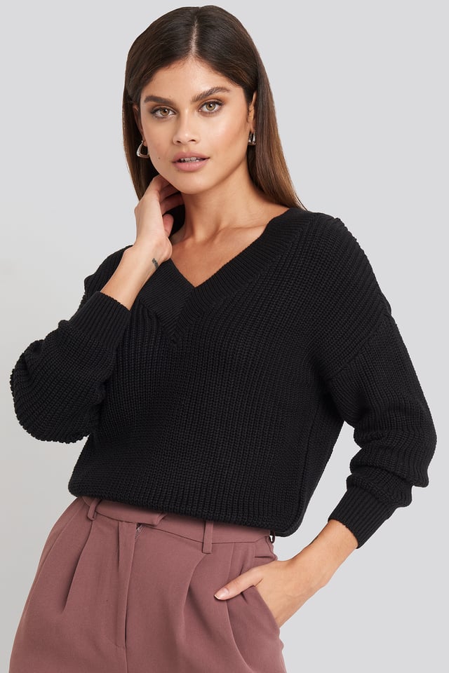 V-Neck Wide Rib Knitted Sweater Black