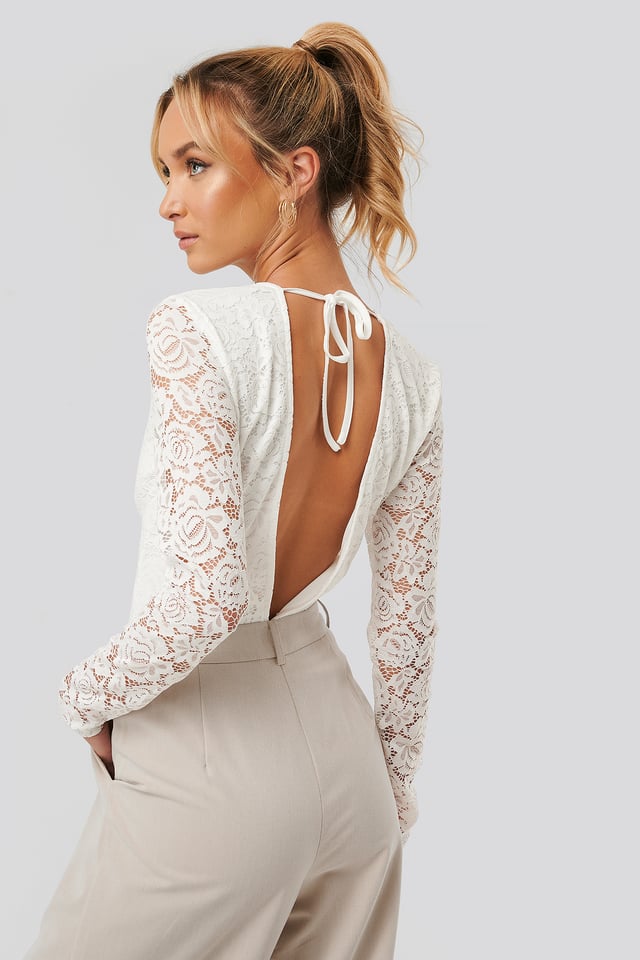 V-Formet Blondebody White