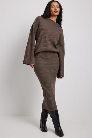 Brown Wavy Knitted Asymetric Midi Skirt