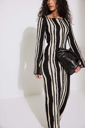 Beige/Black Stripe Dzianinowa sukienka maxi z szerokimi rękawami
