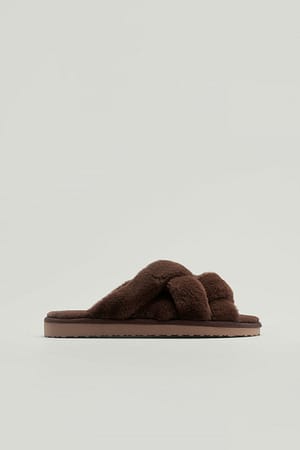 Dark Brown Teddy-Slippers mit gewebtem Obermaterial
