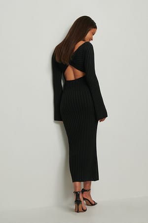 Black Slå-om strikket kjole med detaljer på ryg