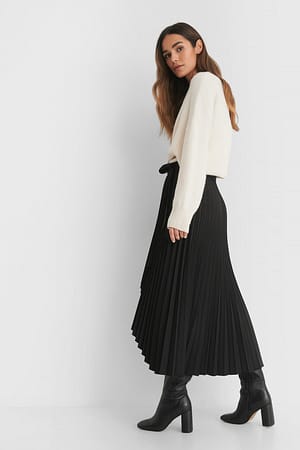 Wrap Pleated Midi Skirt Black | NA-KD