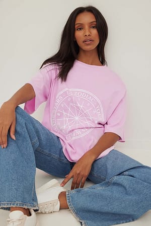 Light Pink Zodiac t-skjorte