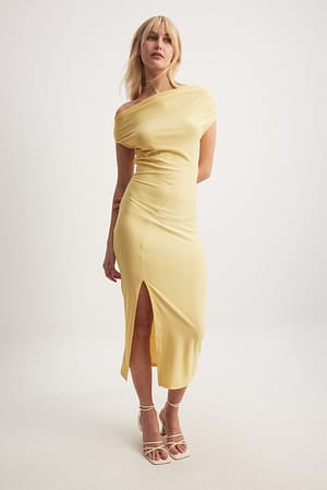 Light Yellow Schulterfreies Jersey-Kleid