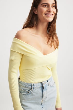 Yellow Off-shouldertop met lange mouwen