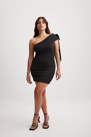 Black Mini-jurk met one-shoulder en strik