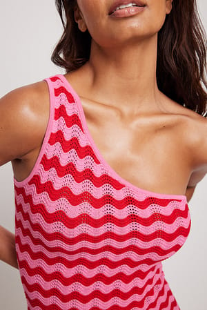 Red/Pink Vestido de un solo hombro wavy