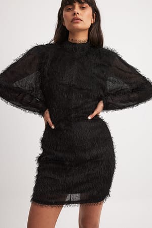 Black Minikjole med fjær og åpen rygg