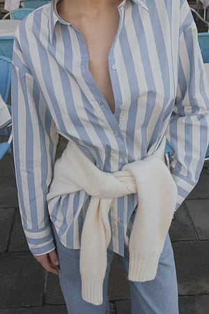 Blue White Stripes Skjorte i overstørrelse i bomuld med lange ærmer