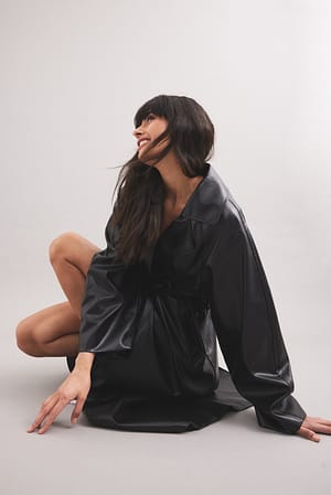 Black Cappotto trench oversize in PU
