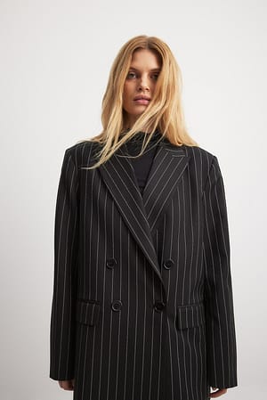 Black/White Stripe Oversized stribet jakke med dobbelt knaplukning
