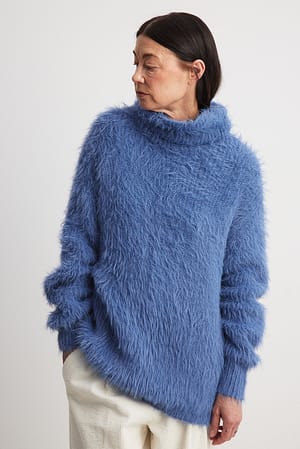 Blue Luźny dzianinowy sweter ze stójką