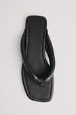 Black Padded Toe Strap Slippers