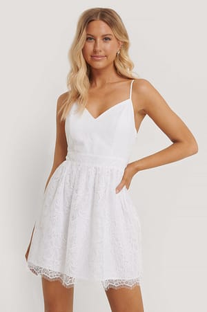 White Recyklingowana koronkowa sukienka mini z cienkimi ramiączkami