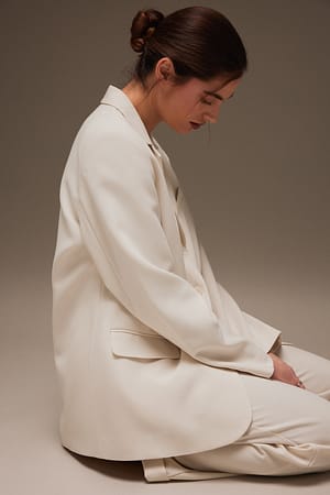 White Figurbetonte Anzughose mit mittelhoher Taille