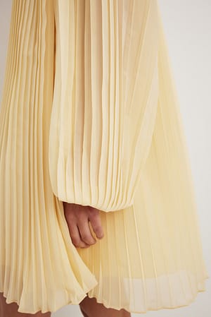 Yellow Zwiewna plisowana sukienka mini
