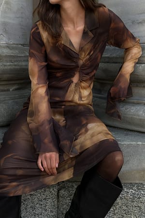 Brown Flower Print Szyfonowa sukienka midi z nadrukiem