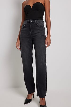 Grey Wash Jeans mit hoher Taille und ungenähtem Saum