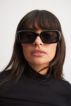 Black Rectangular Retro Look Sunglasses
