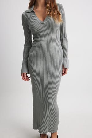 Grey Ribgebreide jurk met uitlopende mouwen