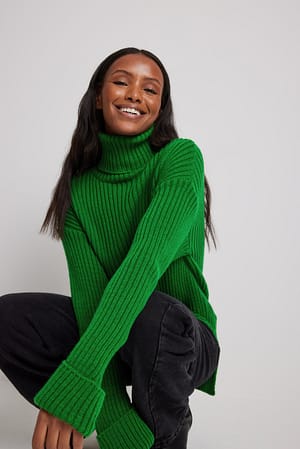 Ribbed Knitted Turtleneck Side Slit Sweater Green | NA-KD