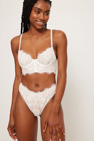 Offwhite Romantic Detailed Lace Thong