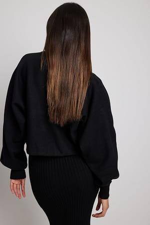Black Krótki dziergany sweter z zaokrąglonym dekoltem