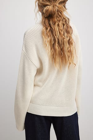 Offwhite Round Neck Knitted Sweater