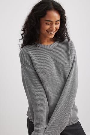 Round Neck Knitted Sweater Grey | NA-KD
