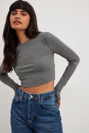 teenagere Remission Virus Round Neck Ribbed Long Sleeve Crop Top Grey | NA-KD