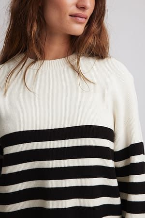 Round Neck Striped Knitted Sweater White | NA-KD