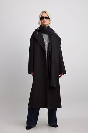 Black Lang frakke med tørklædedetalje