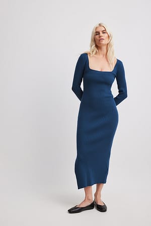 Blue Midi-jurk met split en lage ronde hals