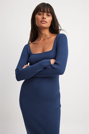 Blue Midi-jurk met split en lage ronde hals