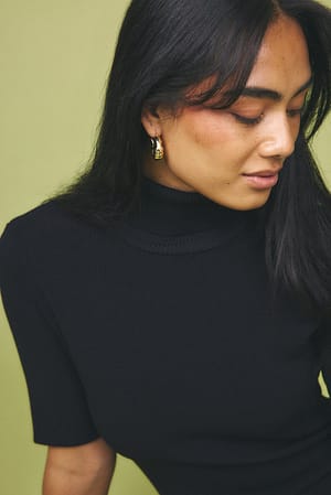 Gold Scrunched Earrings