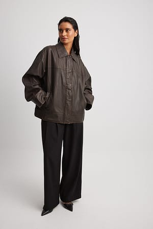 Dark Brown PU-jakke med sømdetalje