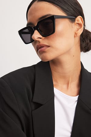 Black Vierkante zonnebril met scherpe randen