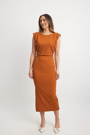 Rust Midi-jurk met scherpe schouders