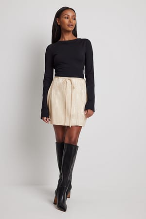 Shiny Tie Detail Mini Skirt Beige | NA-KD