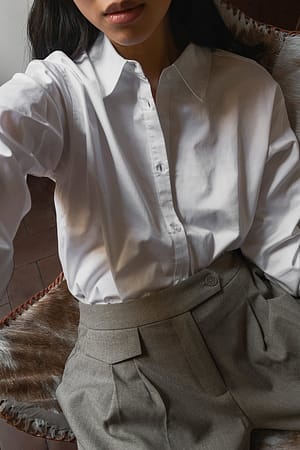 White Langärmeliges Oversize-Hemd aus Baumwolle