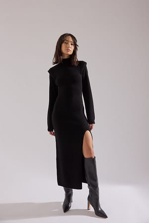 Black Dzianinowa sukienka midi z ozdobnymi ramionami