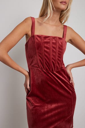 Wine Red Robe courte en velours à détail sur la jupe
