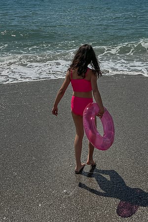 Hot Pink Gesmoktes Bikini-Pantys