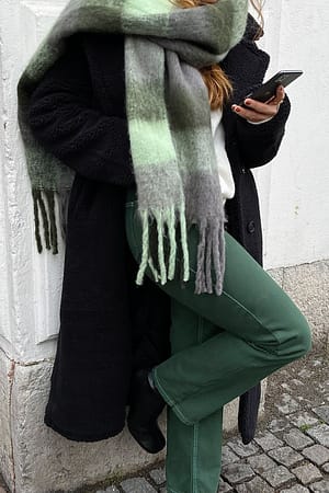 Grey/Green Foulard con trecce e nappe in tessuto a quadri morbido riciclato