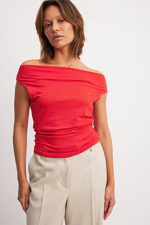 Red Soft Line schulterfreies Top