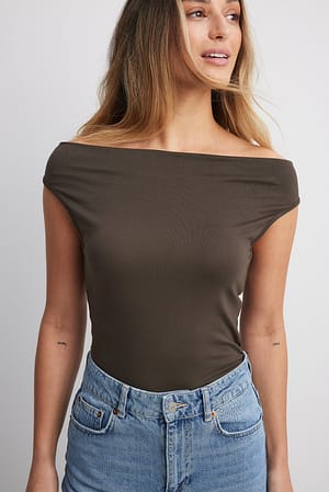 Brown Soft Line off-the-shoulder top